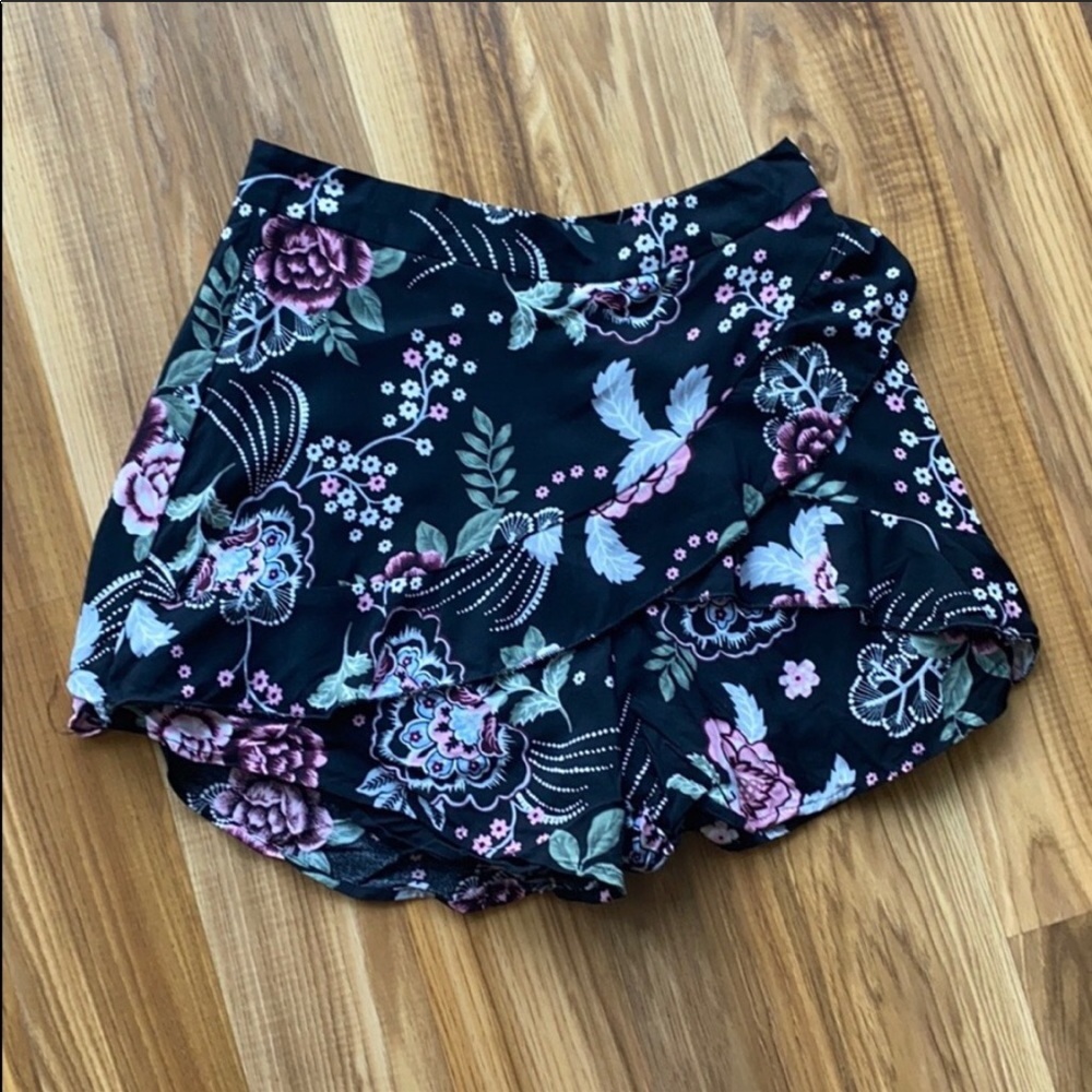 CLEAR OUT🧡 LF floral skort